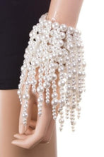 Load image into Gallery viewer, White Pearls Fringed Chunky Bracelet